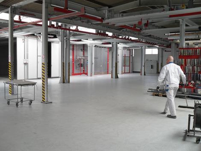 Gro&szlig;teile-Pulverbeschichtungsanlage f&uuml;r Teile bis zu 7,50 metern